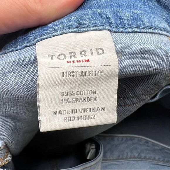 Torrid | Raw Hem Boyfriend Crop Denim Jeans - Picture 5 of 6